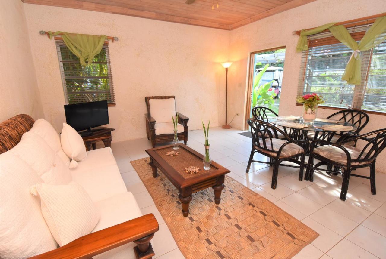 The Sugar Apple Lodging Dunmore Town Exterior photo