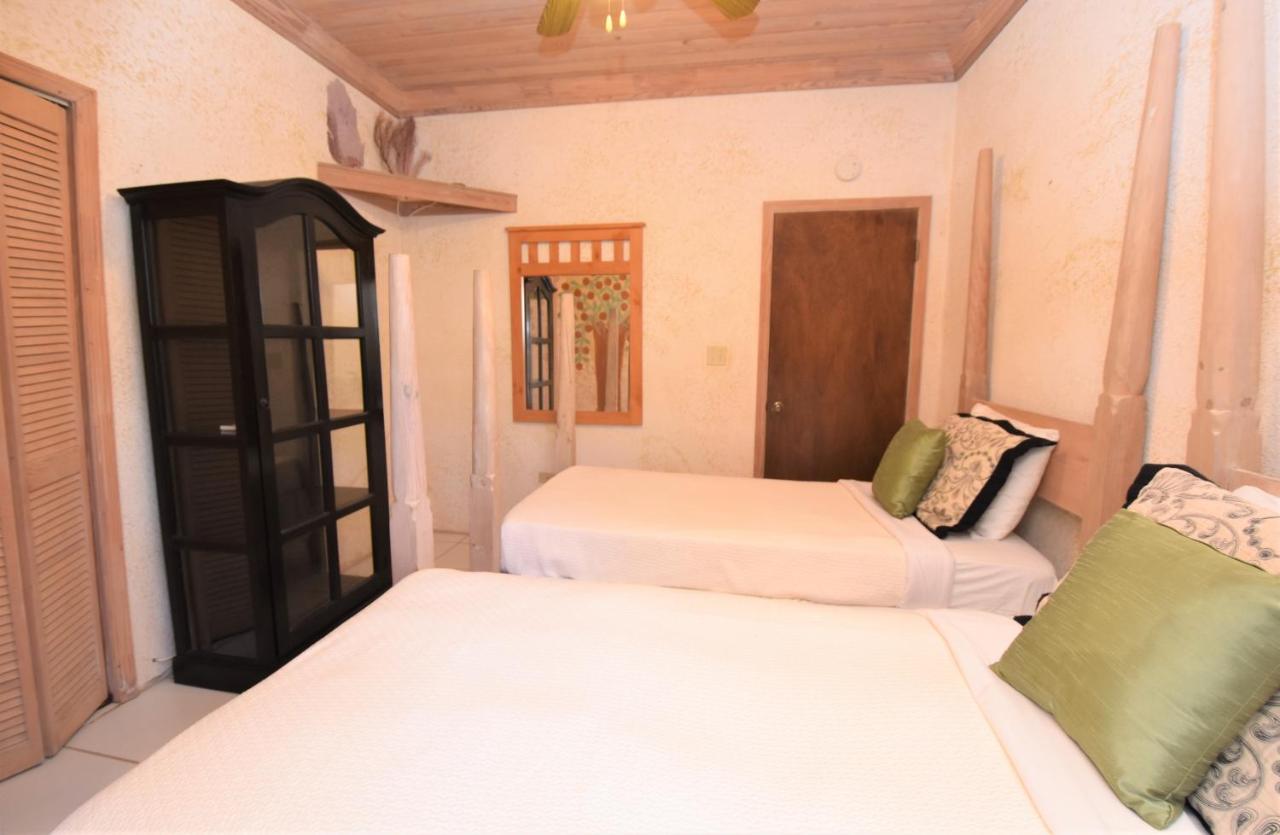 The Sugar Apple Lodging Dunmore Town Exterior photo